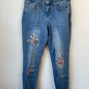 EUC American Rag Womens Denim Floral Embroidery Patchwork Jeans Size 9